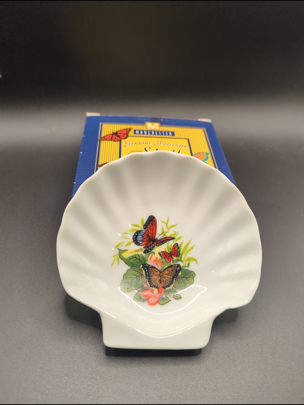 Manchester │ Porcelain Clam Shell w Painted Butterflies │Shallow Dish with Box